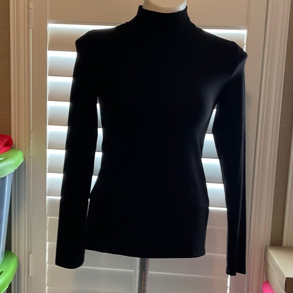 Forever 21 Tops - Forever 21 Black Long Sleeve Turtleneck Top